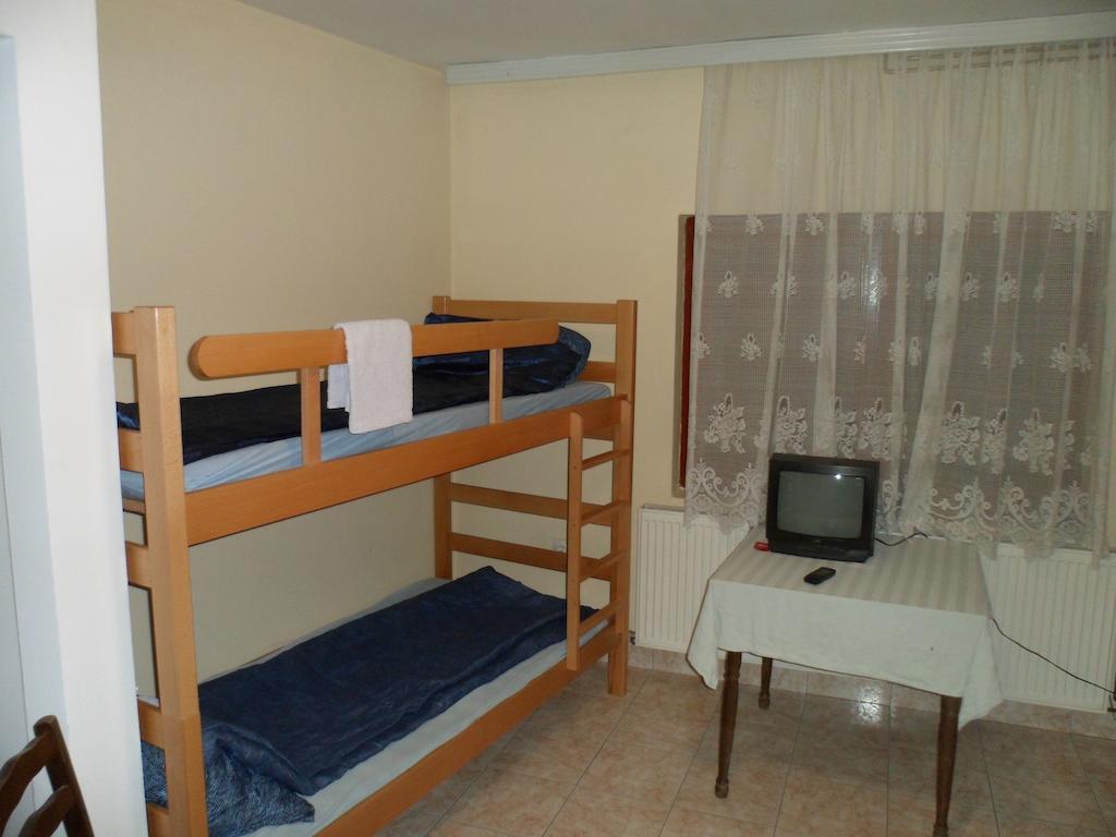 Hostel Olimpik Νεγκοτίν Δωμάτιο φωτογραφία